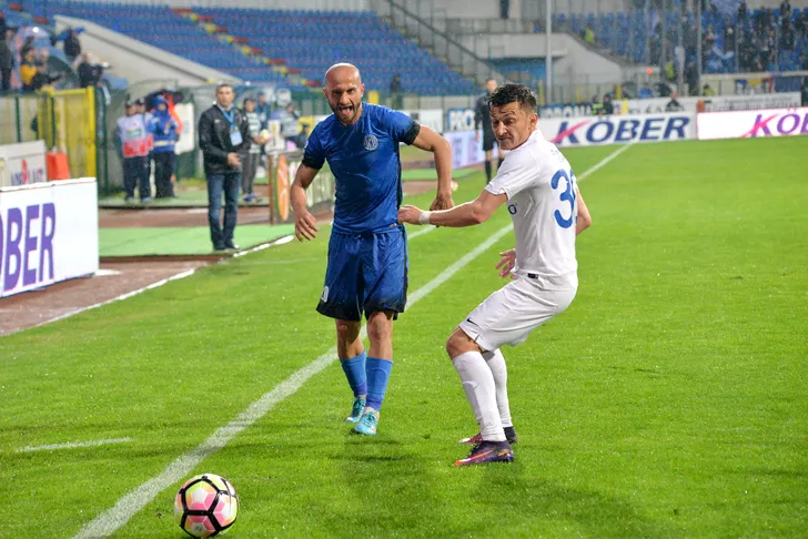 Ionut Voicu (S) in meciul de fotbal dintre FC Botosani si CSM Poli Iasi, din play out-ul Ligii 1 Orange, disputat pe stadionul Municipal din Botosani, miercuri 25 mai 2017. IONUT TABULTOC / SPORT PICTURES