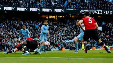 Manchester City  Manchester United 41 Victorie rasunatoare pentru echipa lui Guardiola in derby De Bruyne si Mahrez au reusit cate o dubla fiecare