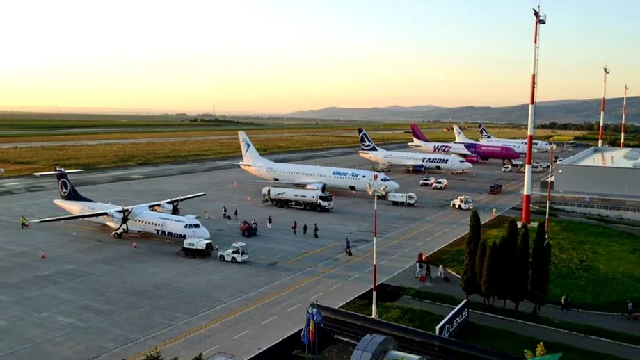 Plan Rosu de interventie la Aeroportul din Iasi Avion WizzAir cu peste 100 de pasageri probleme cu trenul de aterizare Reactia companiei Update