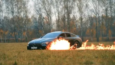 Mercedes de 150000 euro incendiat chiar de catre proprietarul satul de problemele tehnice ale masinii