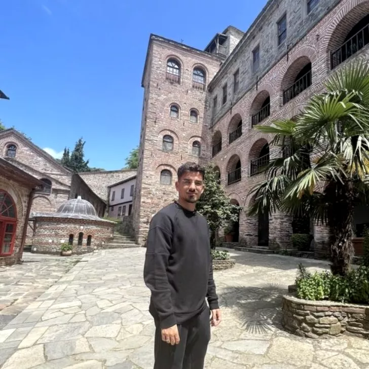Înaintea de Barcelona, Sergiu Hanca s-a dus la Muntele Athos. sursă foto: Instagram