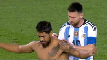 Imagini incredibile cu Messi in primplan de la amicalul cu Jamaica A dat autograf pe spatele unui spectator care a invadat terenul Video