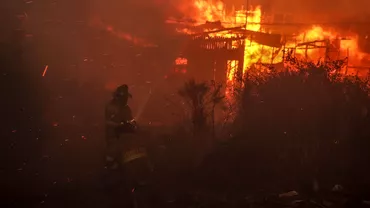 Peste 20 de persoane au murit in urma incendiilor de vegetatie care au devastat statul Chile Sute de oameni au fost raniti