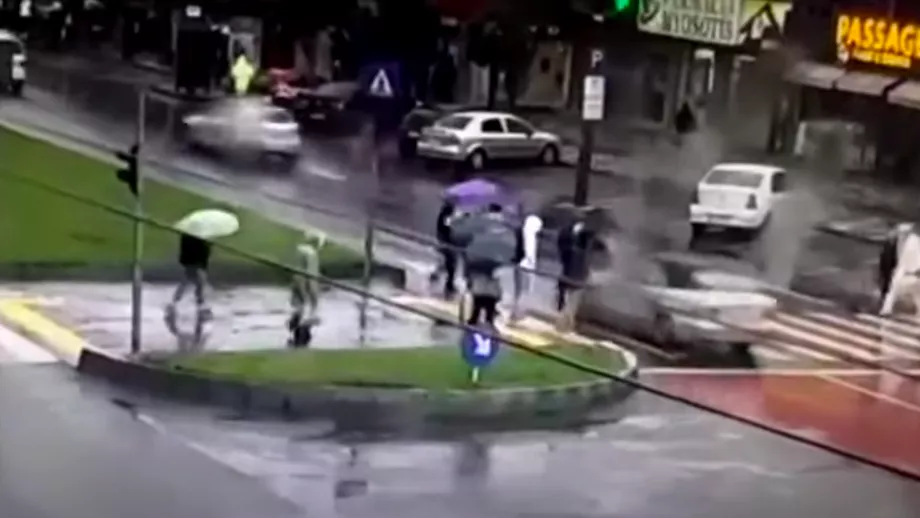 Doi tineri din Galati loviti de masina pe trecerea de pietoni Imaginile surprinse de camere Video