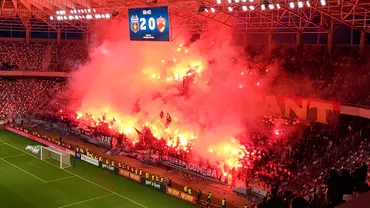 Atmosfera de razboi in Ghencea la CSA Steaua  Dinamo Spectacol pirotehnic de zile mari facut de Peluza Sud Video