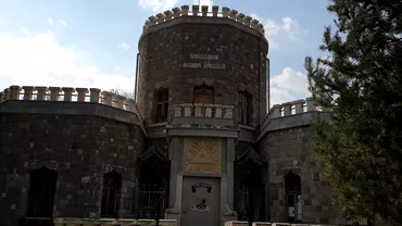 Castelul spiritist unic in lume care se gaseste in Romania A aparut din durerea unui tata care sia pierdut fiica geniala