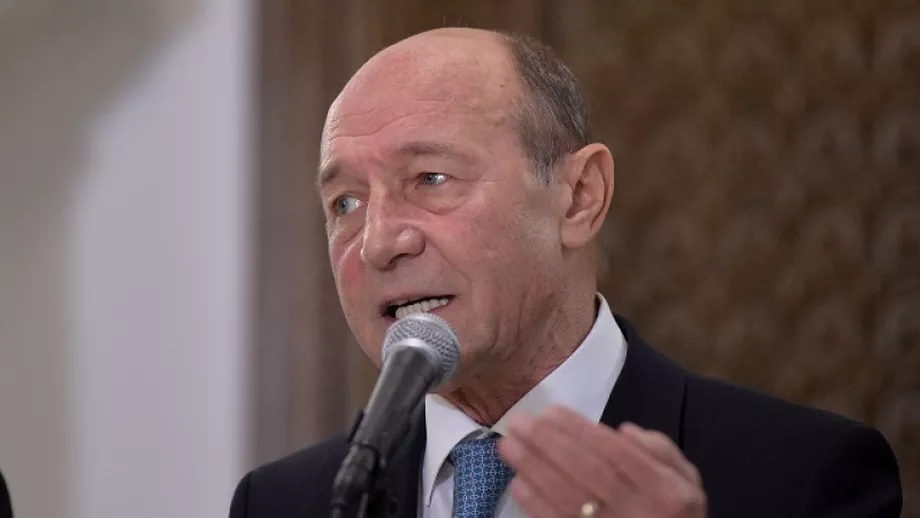Traian Basescu a discreditato in direct pe prezentatoarea RTV Andreea Cretulescu apoi la atacat si pe Liviu Dragnea