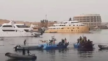 Momentul in care un tanar de 23 de ani este ucis de un rechin in Hurghada in fata turistilor Totul a fost filmat Video