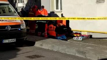 O femeie de 30 de ani sa aruncat de la etajul 8 in Slatina Tanara a murit pe loc