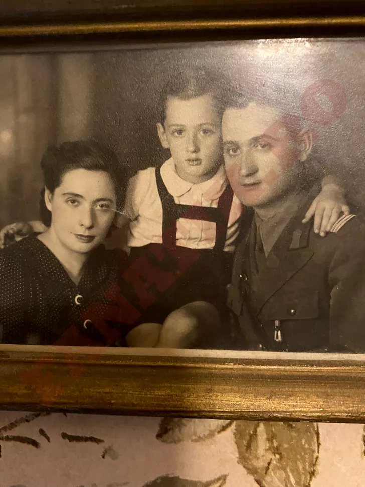 Horia Moculescu alături de părinții lui. Sursă foto: Arhivă personală