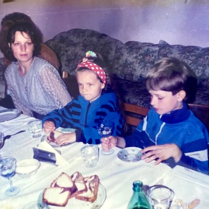 Victoria Răileanu și familia ei. Sursă foto: Arhivă personală