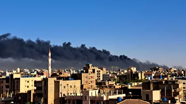 Conflictul din Sudan ameninta sa se extinda Egiptul a transmis un ultimatum pe strazile capitalei zac sute de cadavre