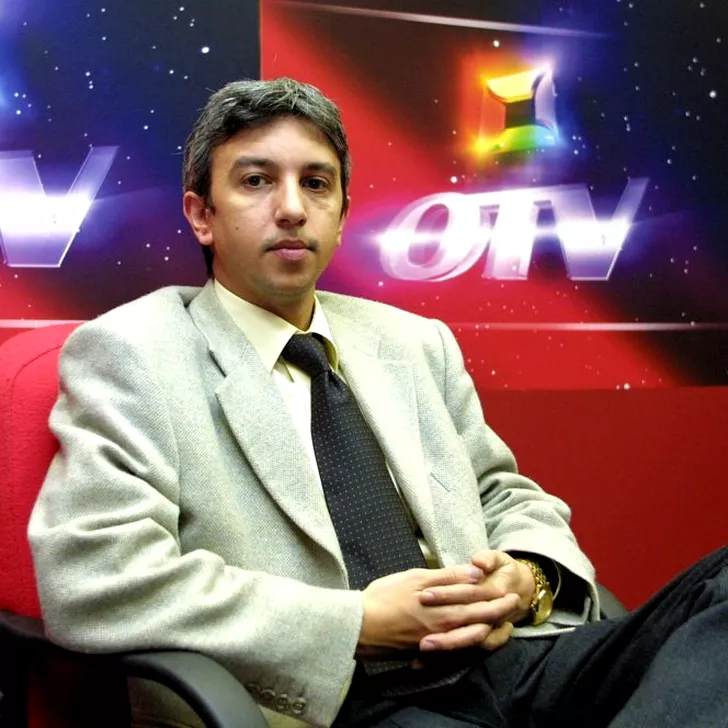 Dan Diaconescu, în fostul studio OTV (sursa hepta.ro)