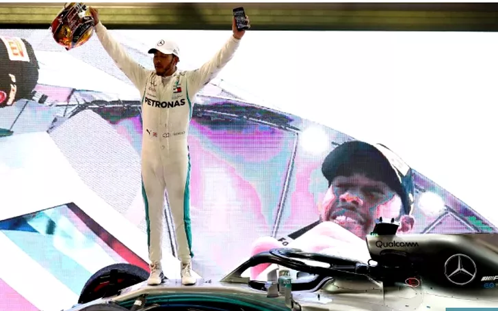 Final de sezon în Formula 1. Britanicul Lewis Hamilton a stabilit un nou record. Cu punctele din victoria de la Abu Dhabi e primul pilot din istoria Formulei 1 care ajunge să facă peste 400 de puncte