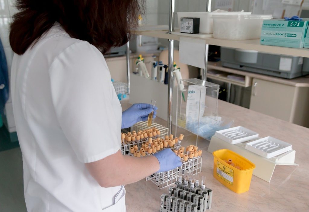 SUA renunță la testele RT-PCR și adoptă Flu SC2. Care este diferența între cele două