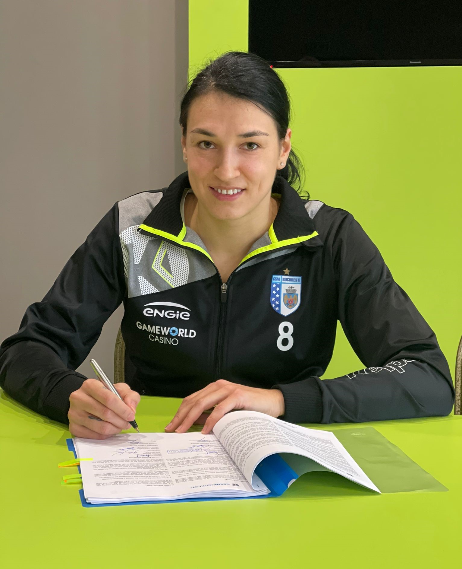 Cristina Neagu a semnat contractul cu CSM București