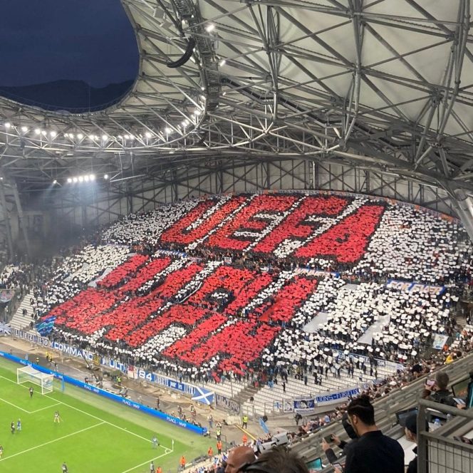Coregrafia fanilor lui Marseille. Sursă foto: hooliganTV