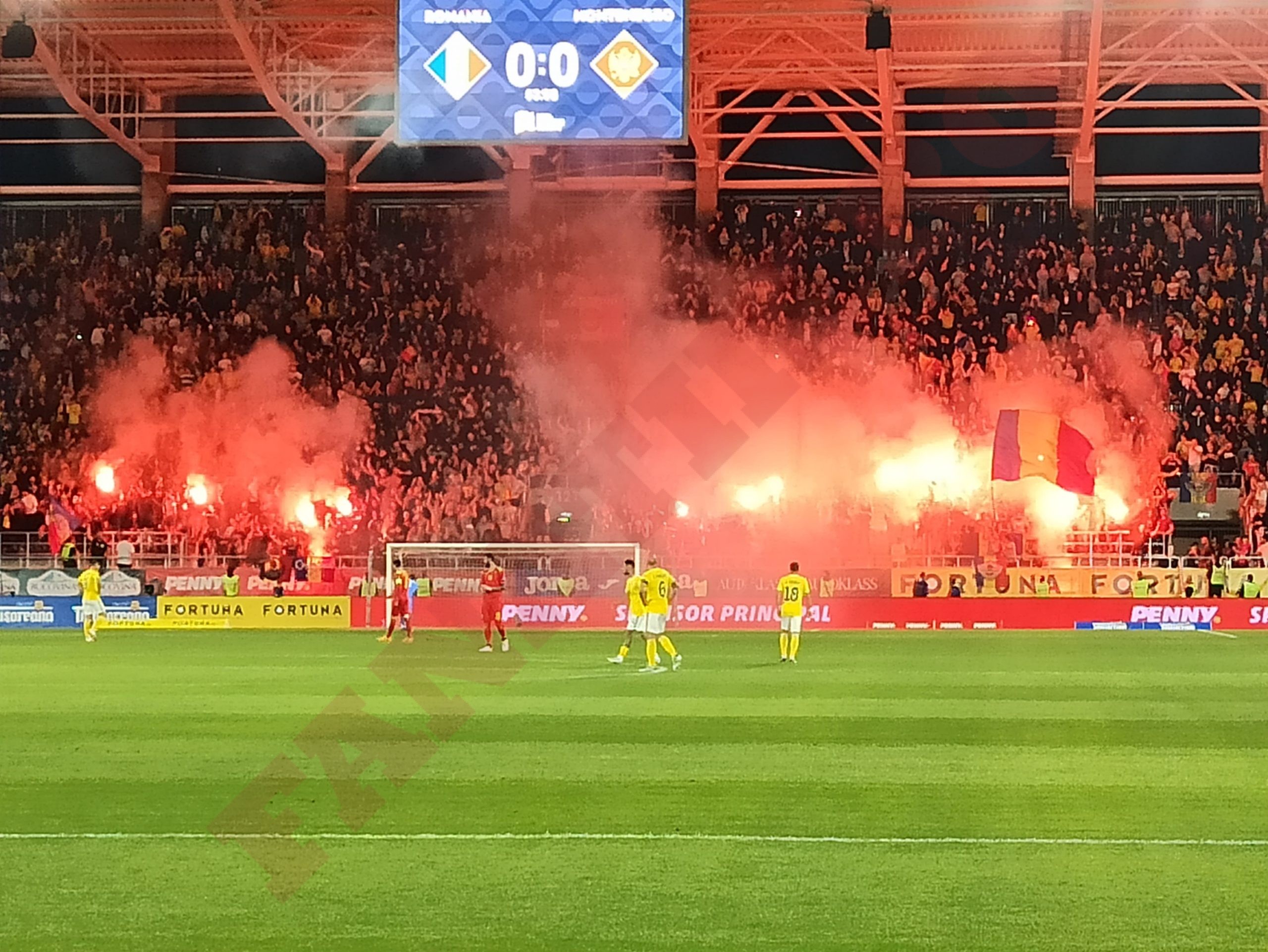 Imagine de la spectacolul pirotehnic de pe stadionul Giulești