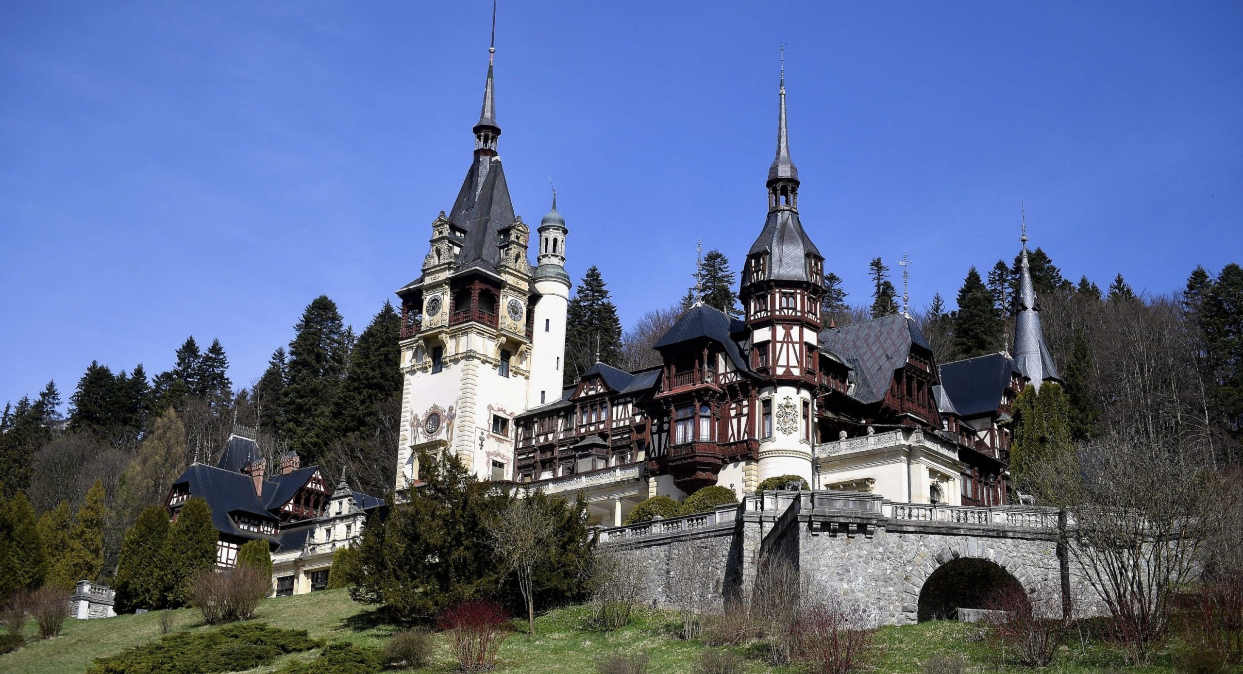 rival Leaflet each Cine a construit Castelul Peleș? Este unul dintre monumentele de bază ale  României - Fanatik.ro