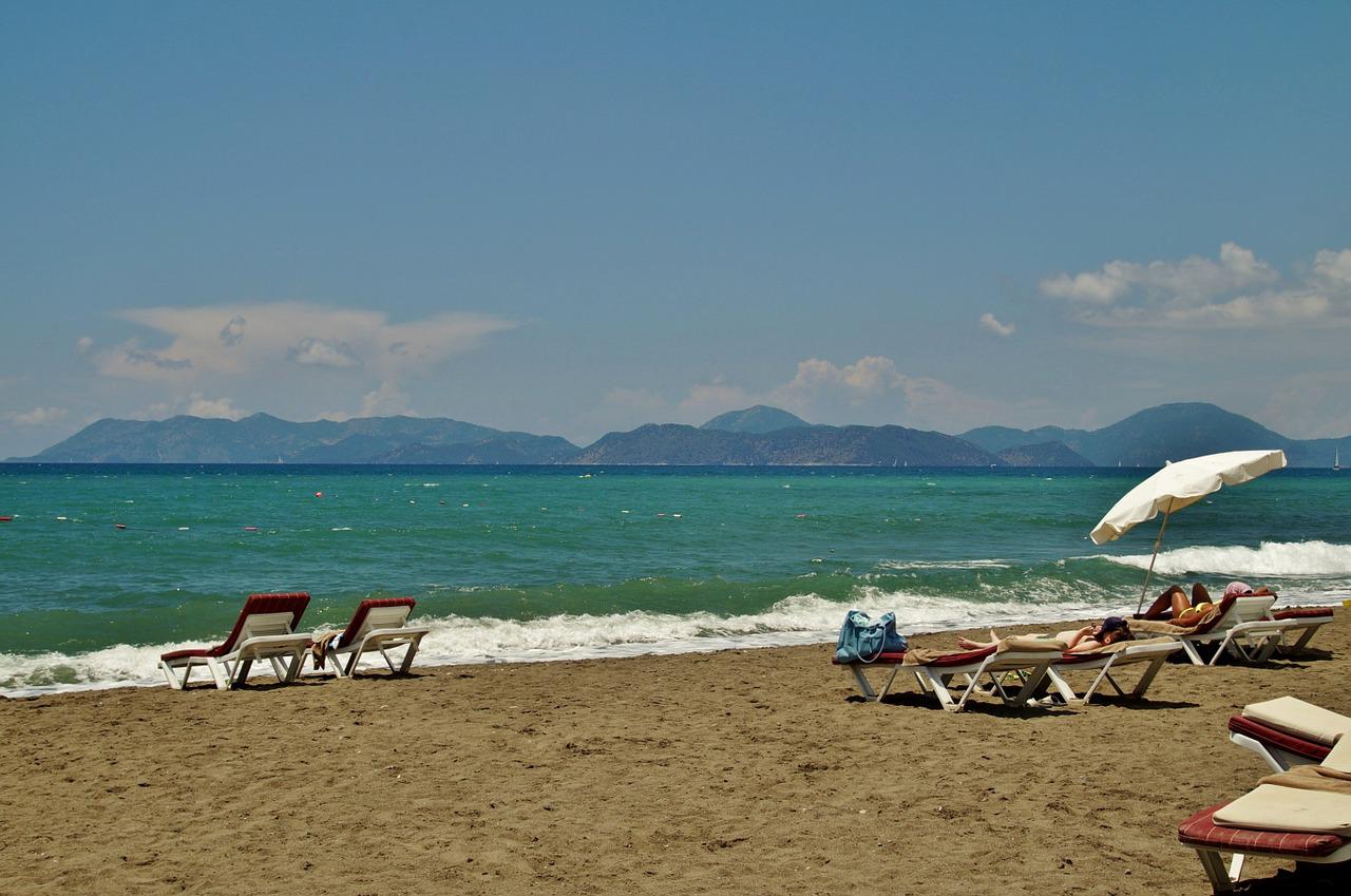 Alertă pentru românii care merg în Thassos! Ce se întâmplă cu una dintre cele mai faimoase plaje din Grecia