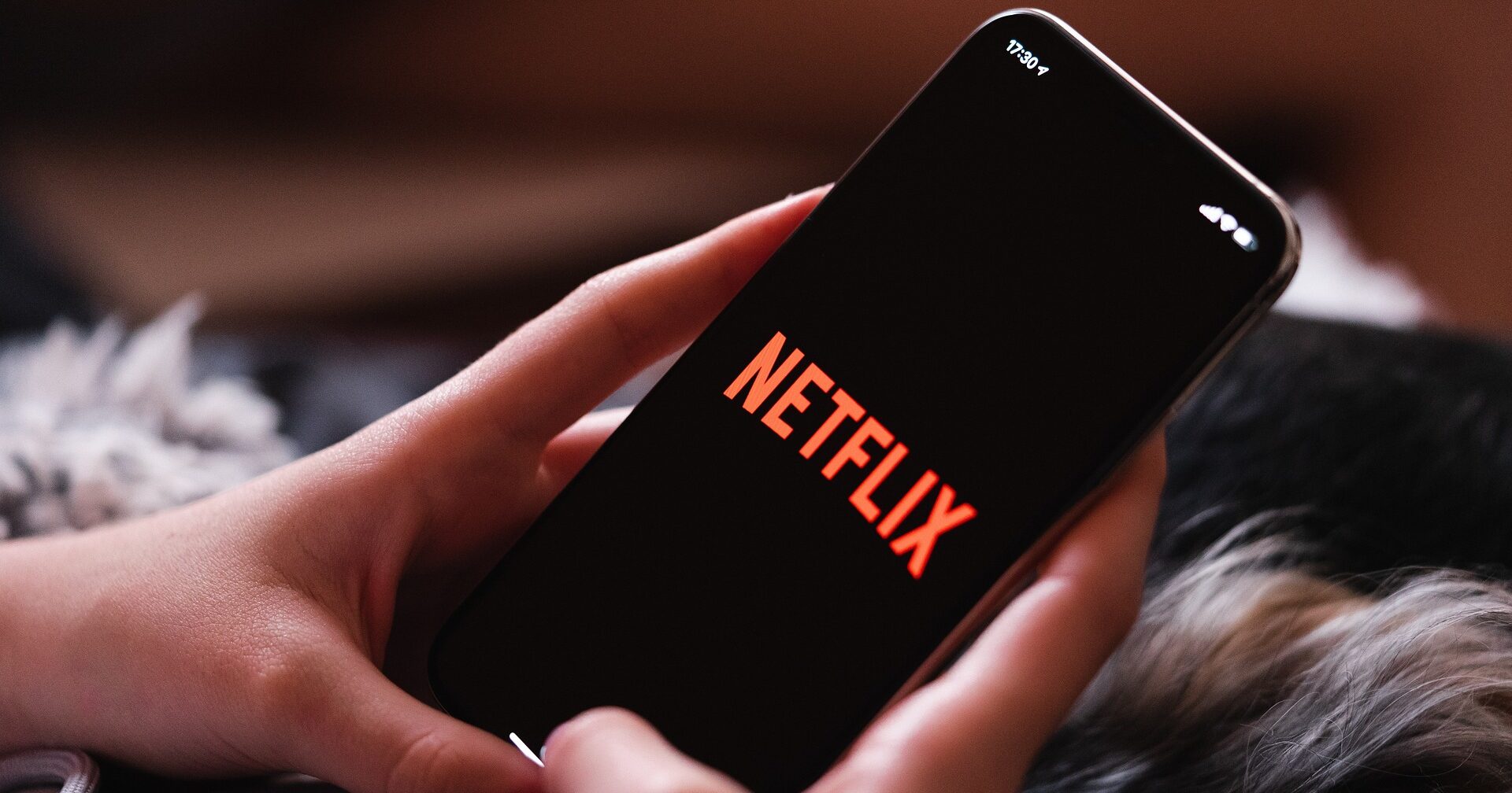 Netflix continuă surprizele pentru abonați. Ce apare în aprilie 2023 pe platformă