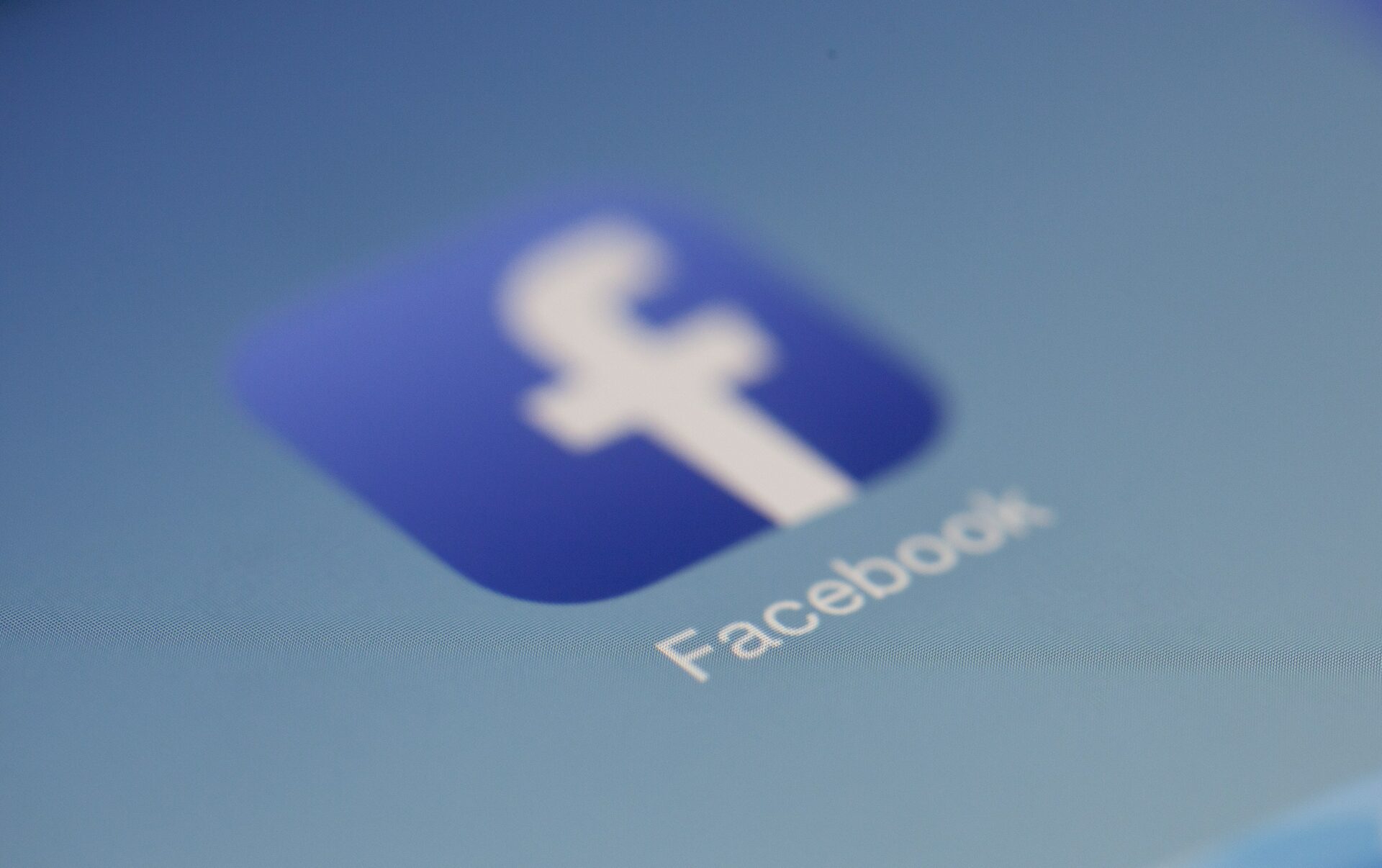 Setarea ascunsă din Facebook care te scapă de o problemă enervantă. Merge pe iPhone și telefoane cu Android